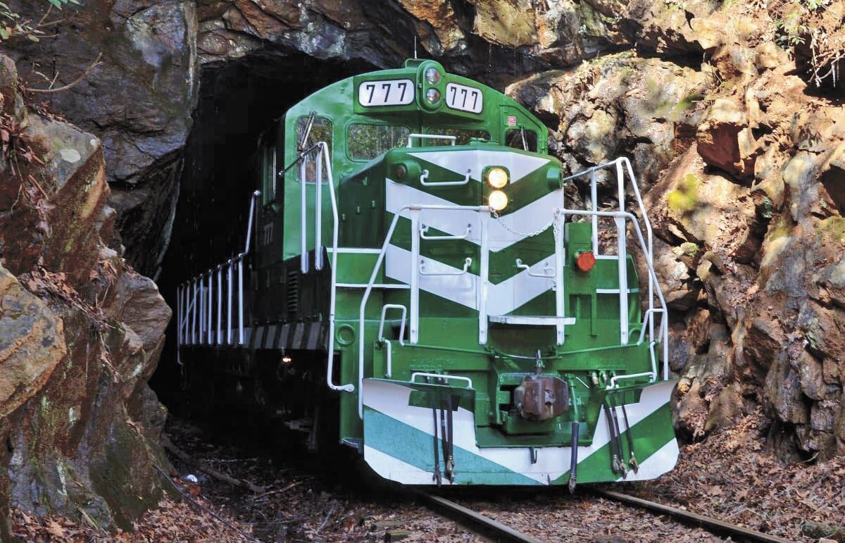 p 20200819 COMMUNITY – Fall Train Excursions – GSMR Final (1)